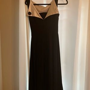 Classy flattering 1940’s-inspired retro circle dress.